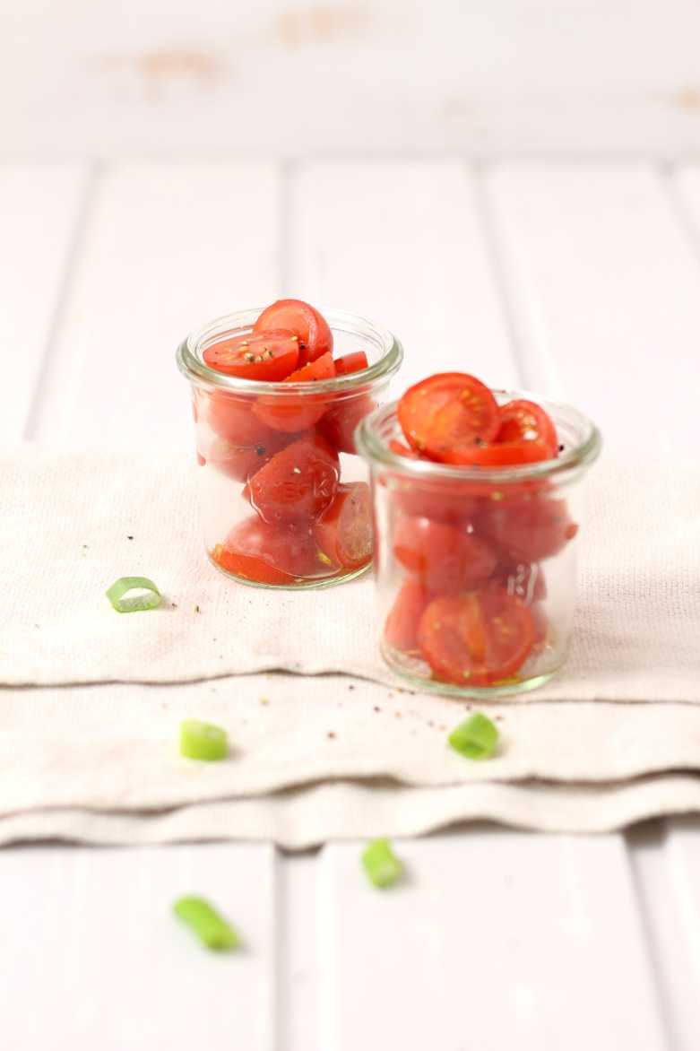Tomatensalat für orientalisches Fondue
