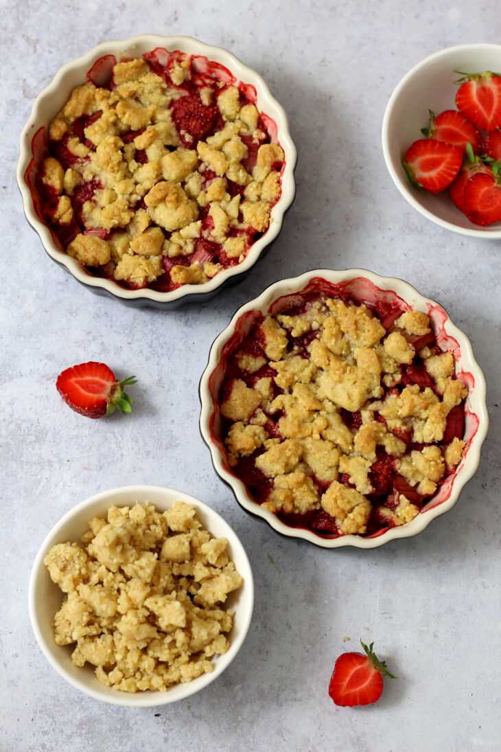 Erdbeer Rhabarber Crumble | bäckerina.de